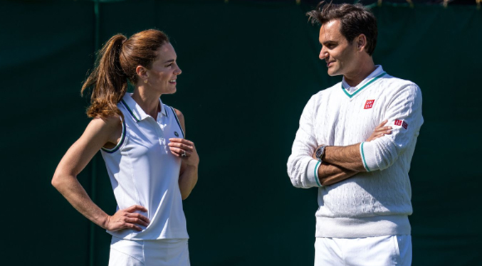 Roger Federer realiza un peloteo con la princesa Kate
