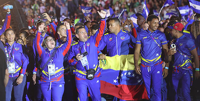 Venezuela ondea el tricolor nacional en el estadio Mágico González