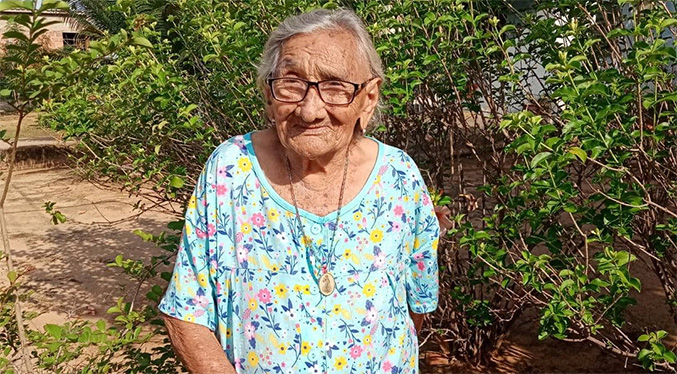 La fe y la jovialidad se mantienen intactas en Cira Delia Fuenmayor a sus 102 años