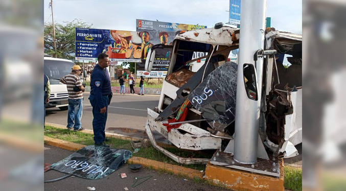 Choque de autobús en Maracaibo deja 11 lesionados, entre ellos 2 niños