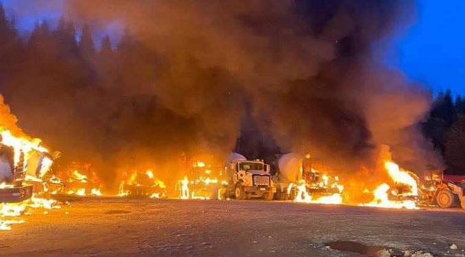 Un ataque incendiario destruye 13 camiones en el sur de Chile