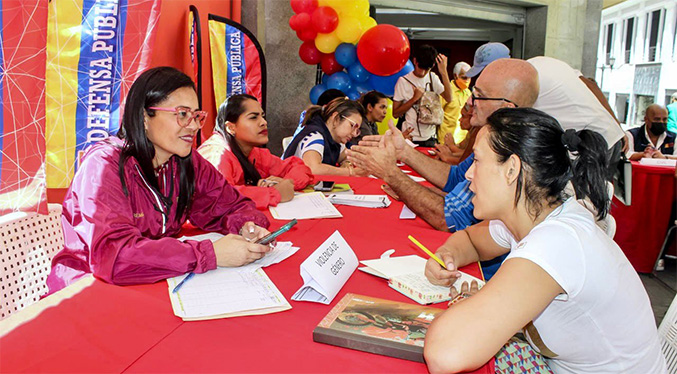 Defensa Pública toma las plazas Bolívar del país para promover campaña contra el acoso escolar