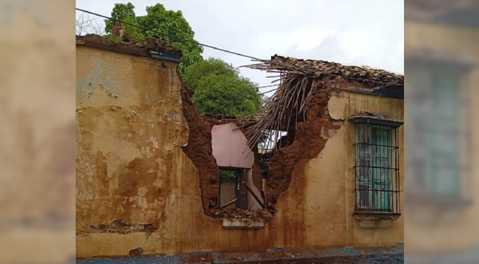 Se derrumba casa de interés histórico en Valencia