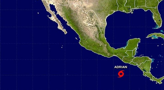 Ciclón Adrián se intensifica a huracán frente a las costas de México
