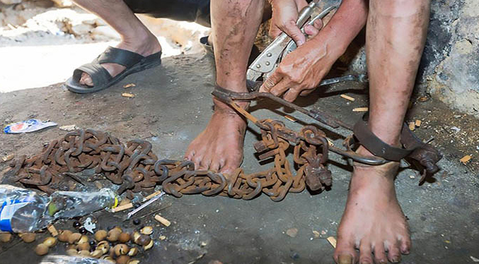 Rescatan a decenas de personas esclavizadas y encadenadas en la India