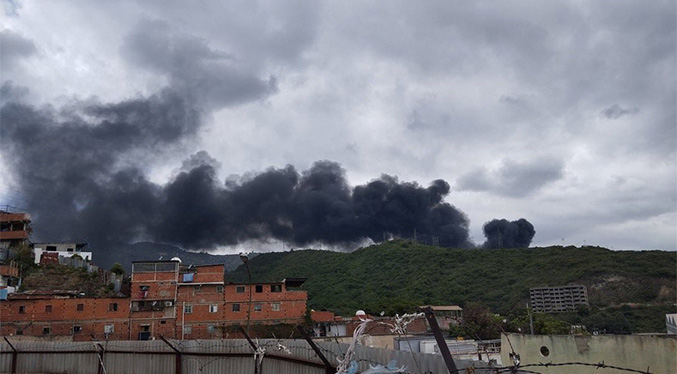Registran incendio en sector industrial de La Yaguara en Caracas