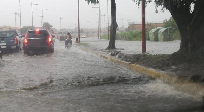 Lluvias afectan varios servicios públicos en Mérida