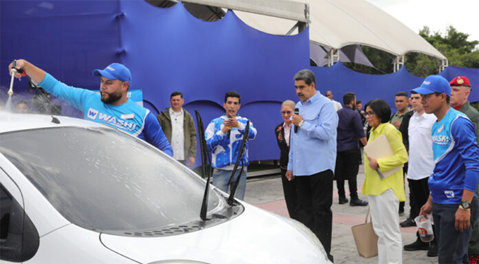 Maduro anuncia más de 712 mil emprendimientos registrados en el país