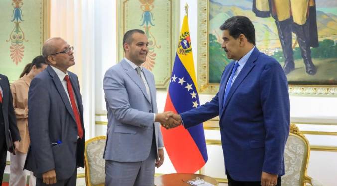 Maduro sostuvo encuentro con el presidente de la Asociación Internacional de Boxeo