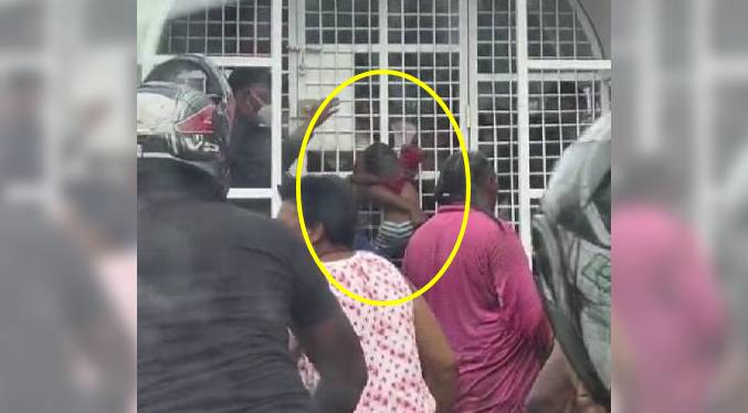 República Dominicana cesa agente que expuso a niño migrante (Video)