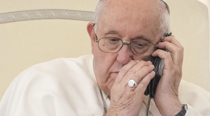 El Papa retoma el trabajo desde el hospital