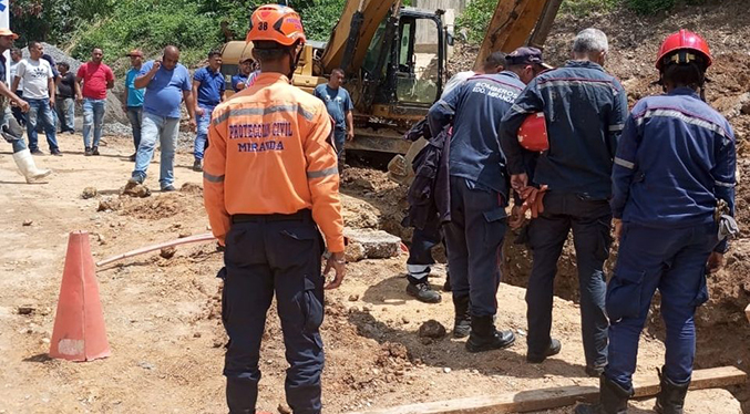 Alud de tierra en carretera vieja Charallave-Caracas deja dos muertos
