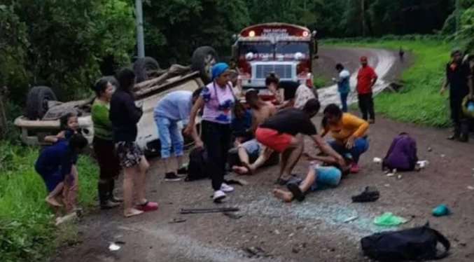 Un muerto con 17 heridos entre ellos dos niños venezolanos deja accidente en Nicaragua