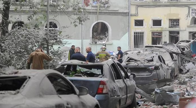 Al menos cuatro muertos durante un ataque nocturno ruso en Leópolis