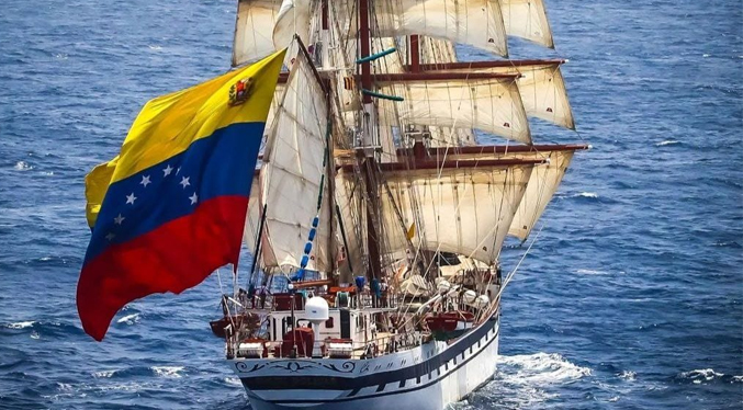 Buque Escuela llega a Maracaibo para participar en desfile de los 200 años de la Batalla Naval