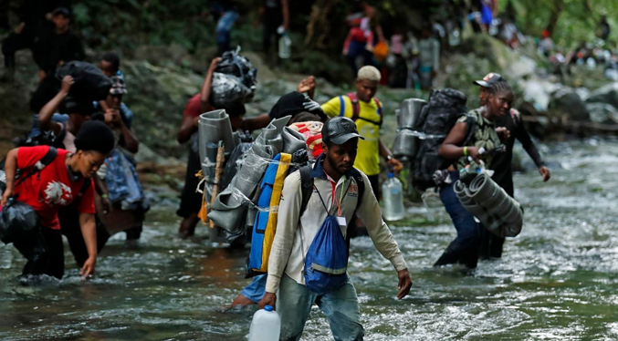 Venezolanos lideran cifra récord de migrantes que cruzaron el Darién en 2023