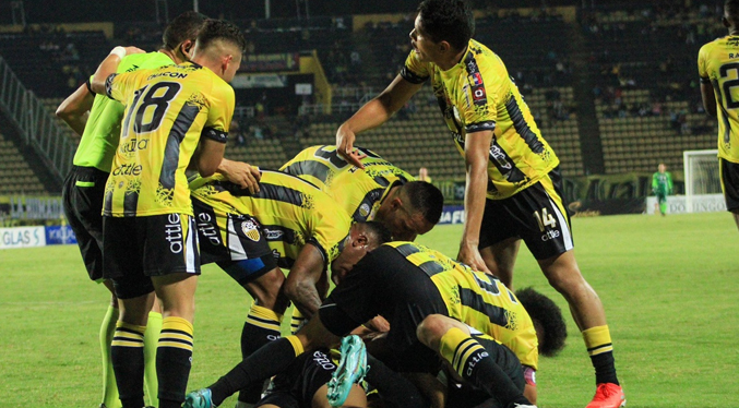 Táchira suma la cuarta victoria consecutiva en la liga de fútbol