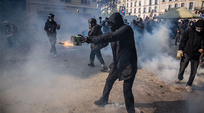 Al menos 994 personas detenidas en Francia en la cuarta noche consecutiva de disturbios