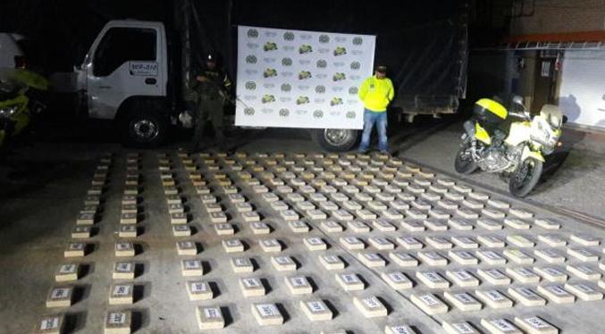 Colombia incauta más de una tonelada de cocaína en un camión