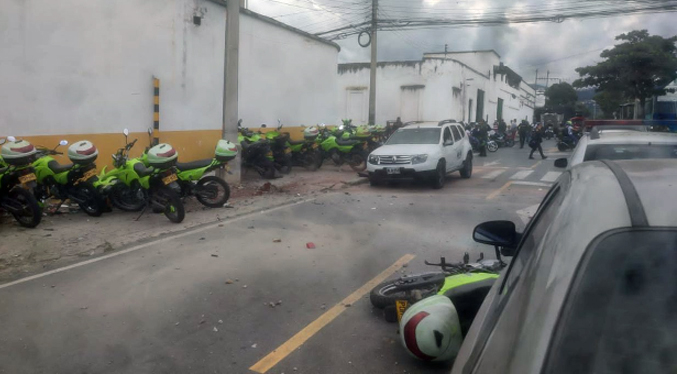 Estalla artefacto explosivo en una estación policial de Bucaramanga