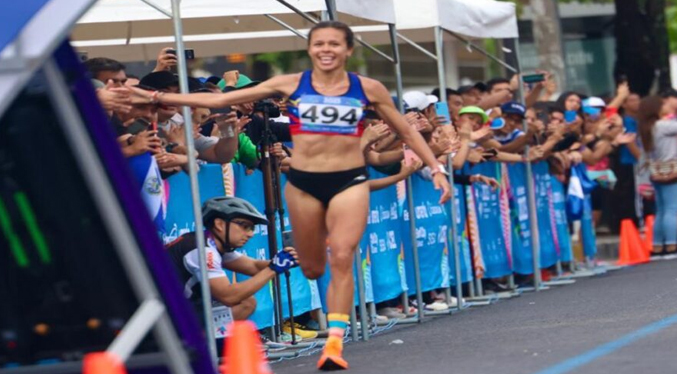La venezolana Joselyn Brea logra una medalla de oro en el maratón de San Salvador