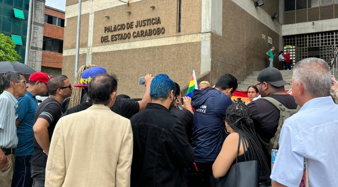 Dan libertad condicional para 30 de los 33 detenidos de la comunidad LGBTI en Valencia