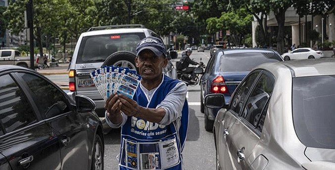 Loterías resurgen en Venezuela con atractivos premios en dólares