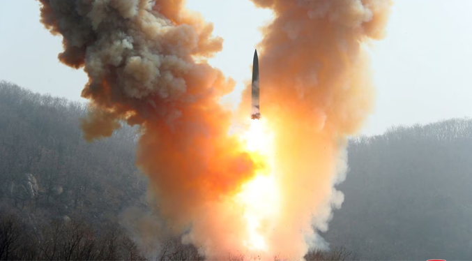 Corea del Norte dispara varios misiles de crucero