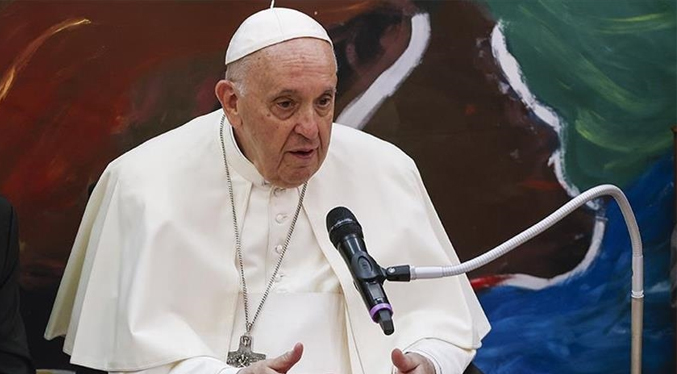 Papa condena muerte de inmigrantes en el Mediterráneo: Es la vergüenza de una sociedad