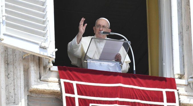 Papa condena la trata de personas porque convierte a las personas en mercancías