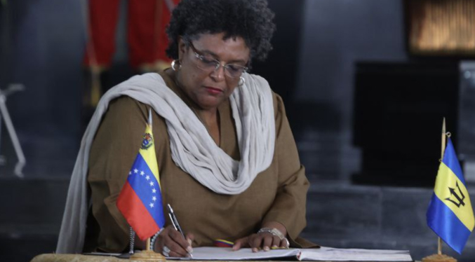 Primera ministra de Barbados llega a Venezuela