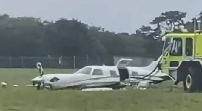 Pasajera aterriza avioneta en EEUU tras colapso del piloto