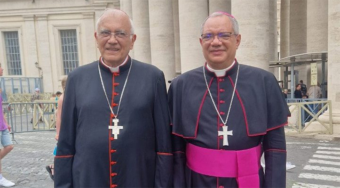 Entregan Palio Arzobispal a monseñor Helizandro Terán en Mérida