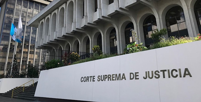 Presidenta de la Corte Suprema de Justicia en Guatemala suspende oficialización de resultados electorales