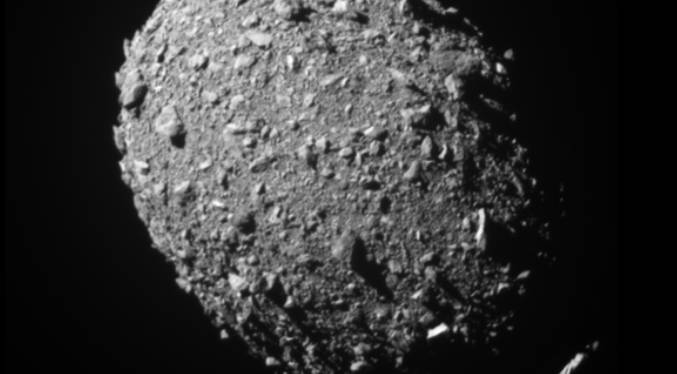 Impacto de una sonda de la NASA contra asteroide creó una «nube de rocas»