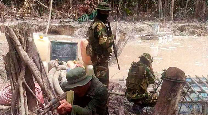 FANB mantiene dispositivo para erradicar la minería ilegal en el Parque Nacional Yapacana