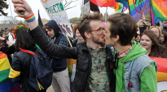 Rusia anula el primer matrimonio homosexual tras prohibir el cambio de género por ley