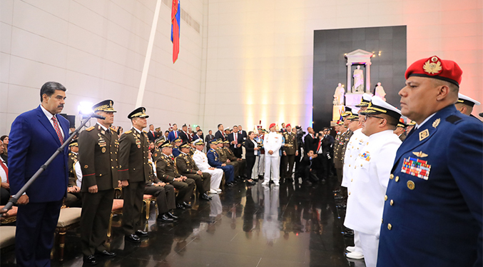 Nicolás Maduro otorga ascensos a generales y almirantes de la FANB