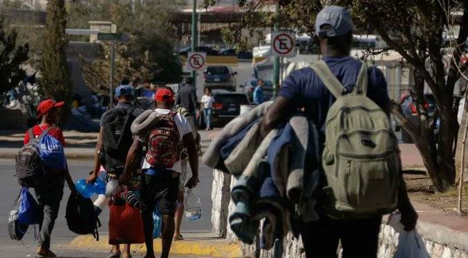 EEUU anuncia que aceptará peticiones de asilo de migrantes venezolanos que ya están en México