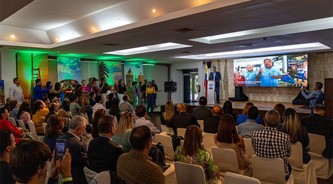 Crean Bloque Occidental del Turismo en el Encuentro de Cámaras en Maracaibo