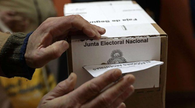 Abren centros de votación para elecciones primarias en Argentina
