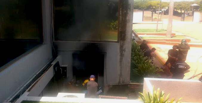 Bomberos extinguen incendio en el sótano del Hotel El Paseo