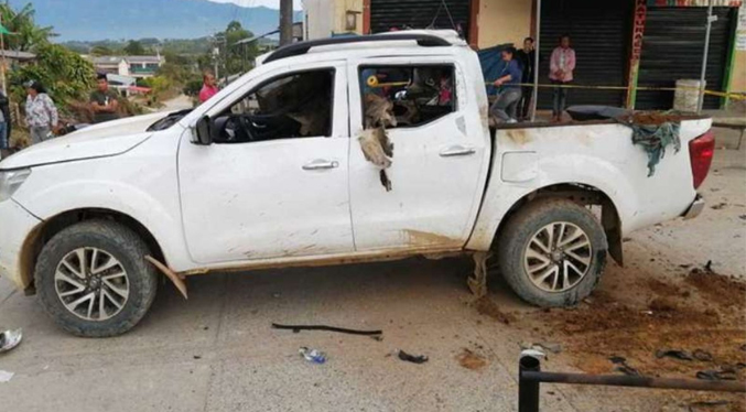 Fallece un policía por la detonación de un carro bomba en Colombia