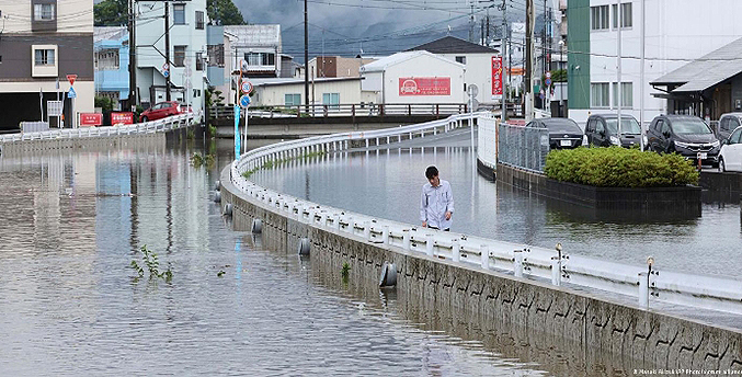 El ciclón Lan vuelve a paralizar el transporte y deja lluvias récord en el oeste de Japón