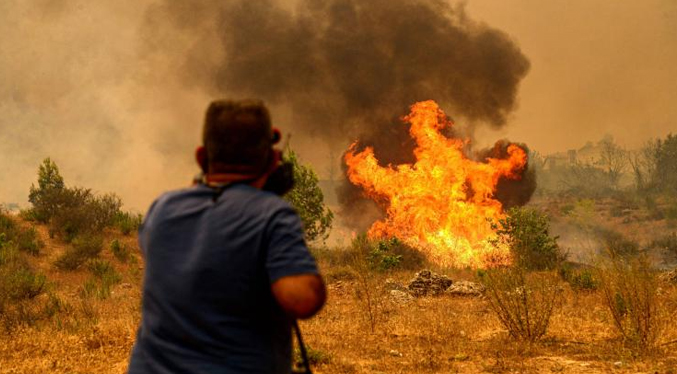 Fuego en Tenerife afecta a más de 13 mil hectáreas