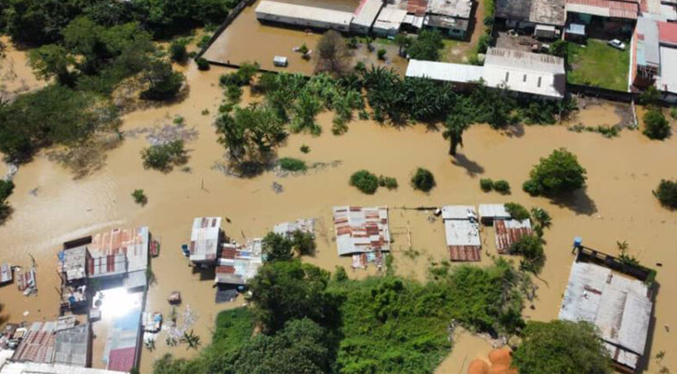 Lluvias dejan dos mil familias damnificadas en Bolívar