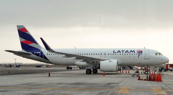 Latam reanuda operaciones con Venezuela con vuelos entre Caracas y Lima