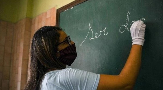 Cendas-FVM: Un maestro en Venezuela necesita 19,24 salarios al mes para alimentar a la familia