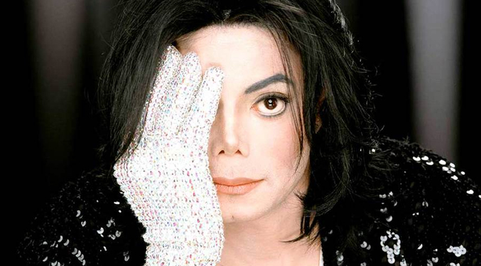 Reabren casos de abuso sexual contra dos empresas de Michael Jackson
