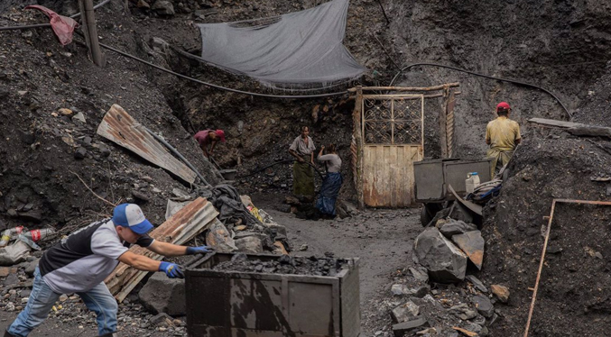 Al menos 11 fallecido deja una explosión en una mina en el centro de China